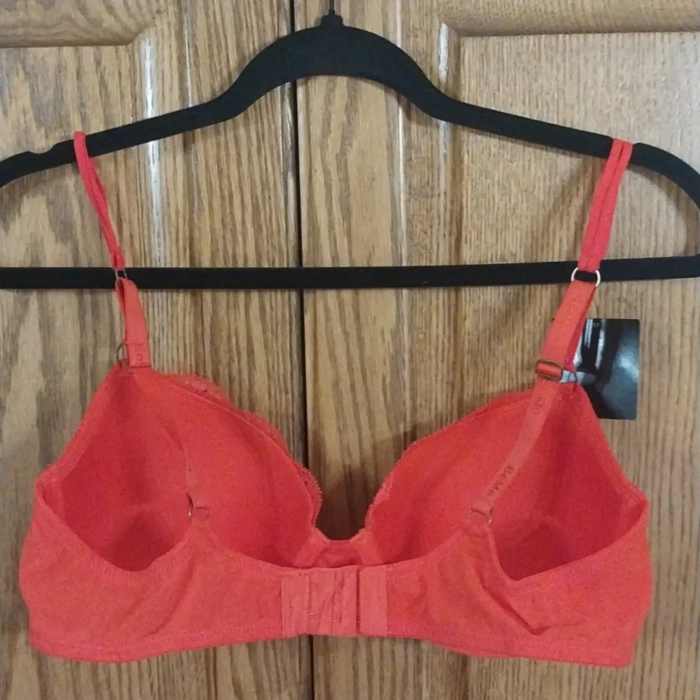 BeMe NY NWT Set Of 3‎ Bras Size 38B Two Lace Demi Cup & One Push-up Plunge Bra